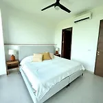 Penthouse Con Jacuzzi Y Panoramicas De Selva
